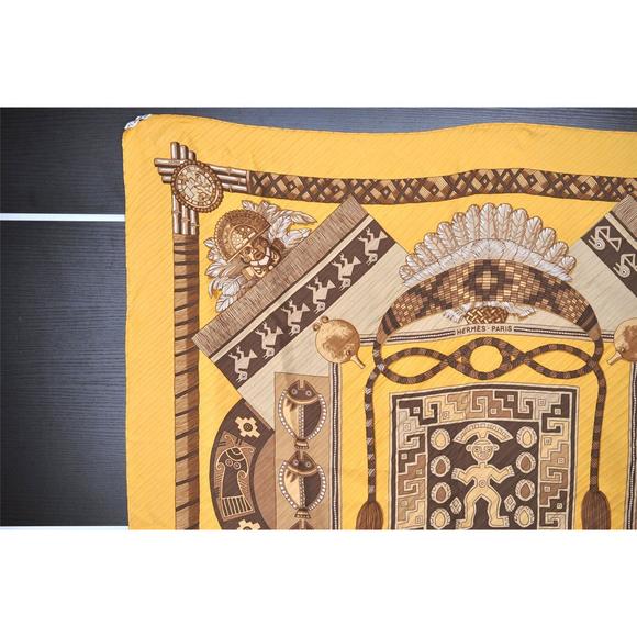 Auth Hermes Pleats Scarf 'Huaca Piru' #74825H15B - Picture 2 of 15